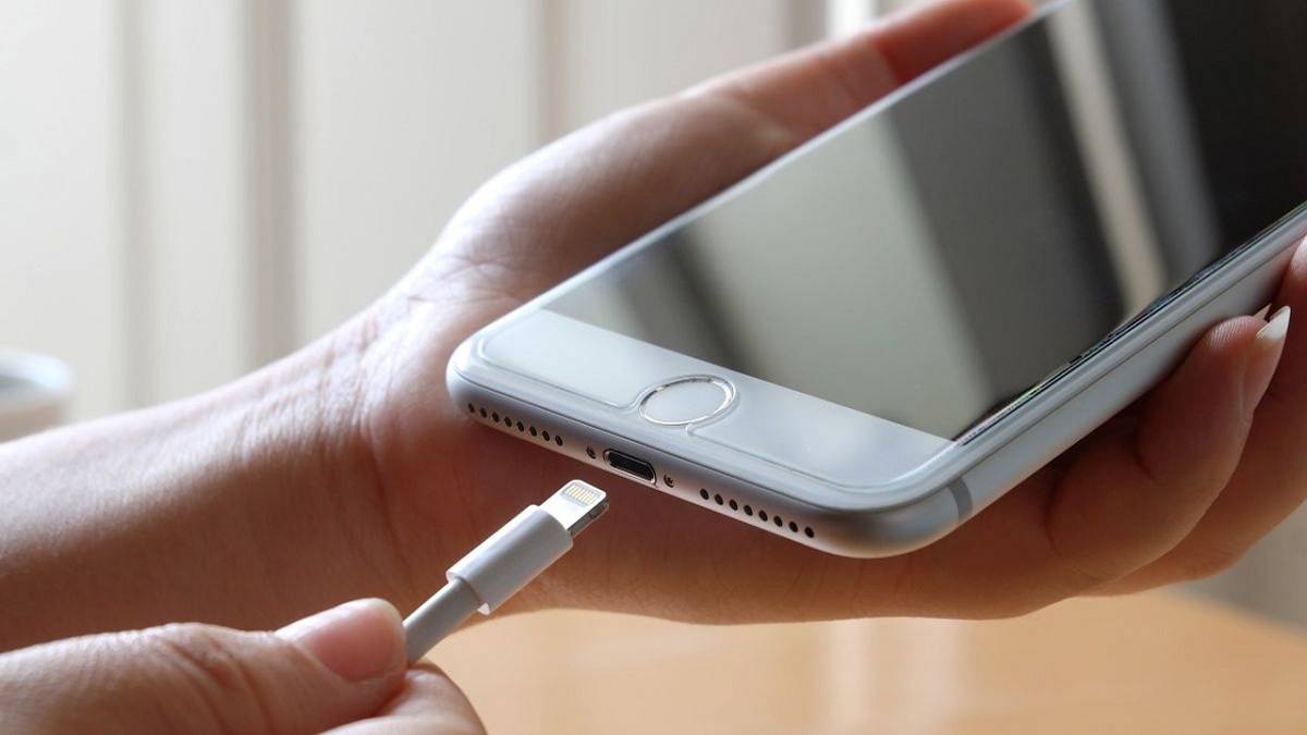 iPhone 8 Plus có hỗ trợ sạc nhanh không? Sạc bao lâu đầy?